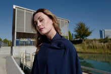 Load image into Gallery viewer, ELVTE Salon Cape in Navy