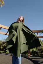 Load image into Gallery viewer, ELVTE SalonCape in Sage