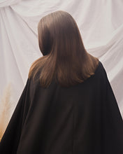 Load image into Gallery viewer, ELVTE Salon Cape in Noir