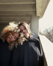 Load image into Gallery viewer, ELVTE Salon Cape in Noir