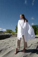 Load image into Gallery viewer, ELVTE Salon Cape in Cloud